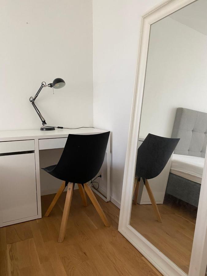 Exclusive 2 Level Etage Next To Arlanda-City Metro Стокгольм Екстер'єр фото