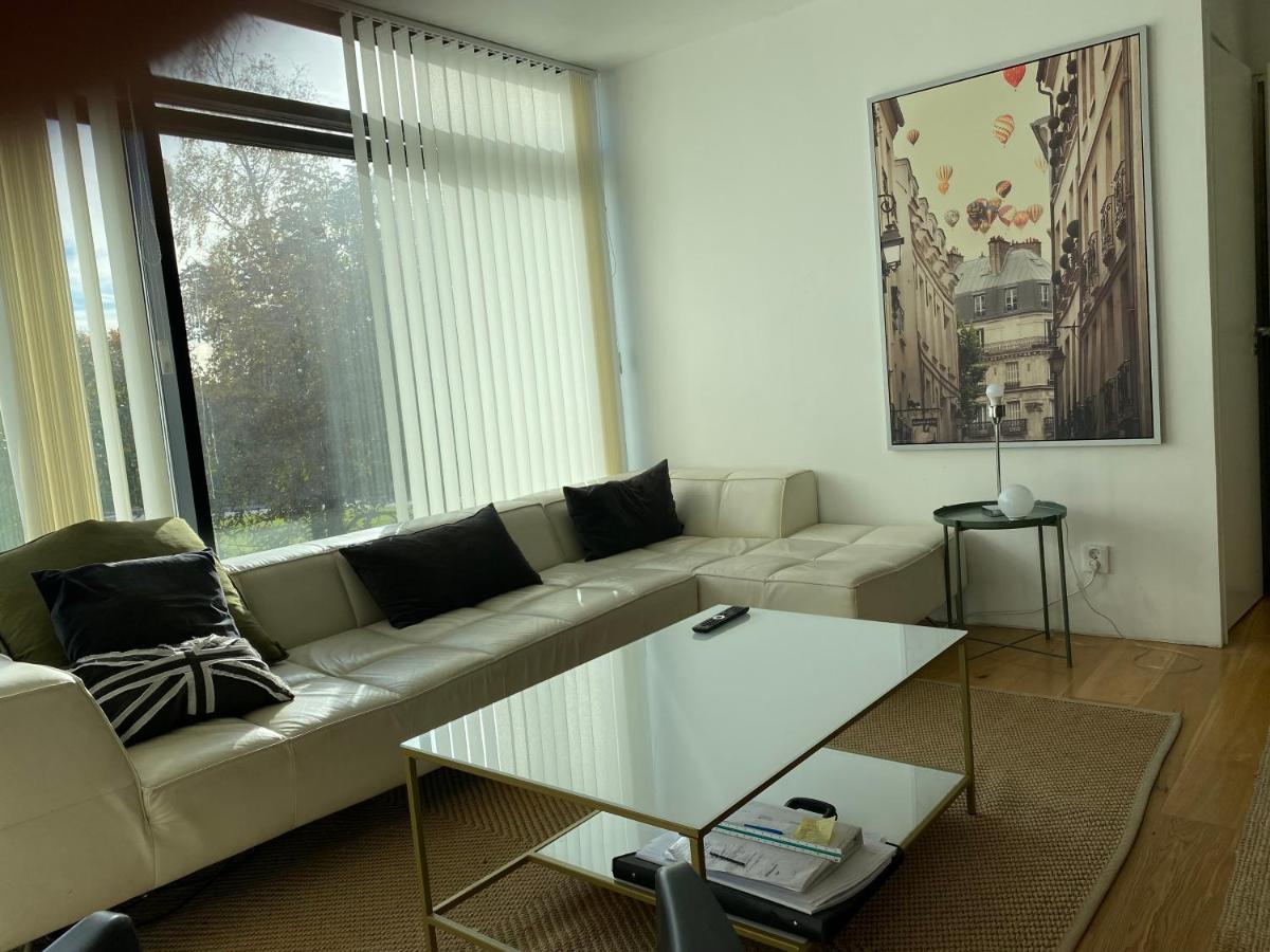 Exclusive 2 Level Etage Next To Arlanda-City Metro Стокгольм Екстер'єр фото