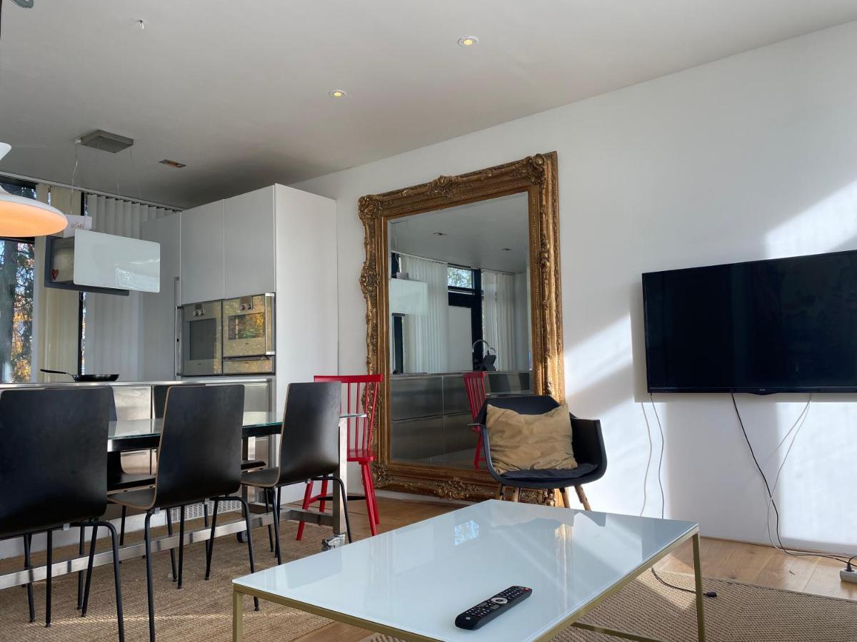 Exclusive 2 Level Etage Next To Arlanda-City Metro Стокгольм Екстер'єр фото