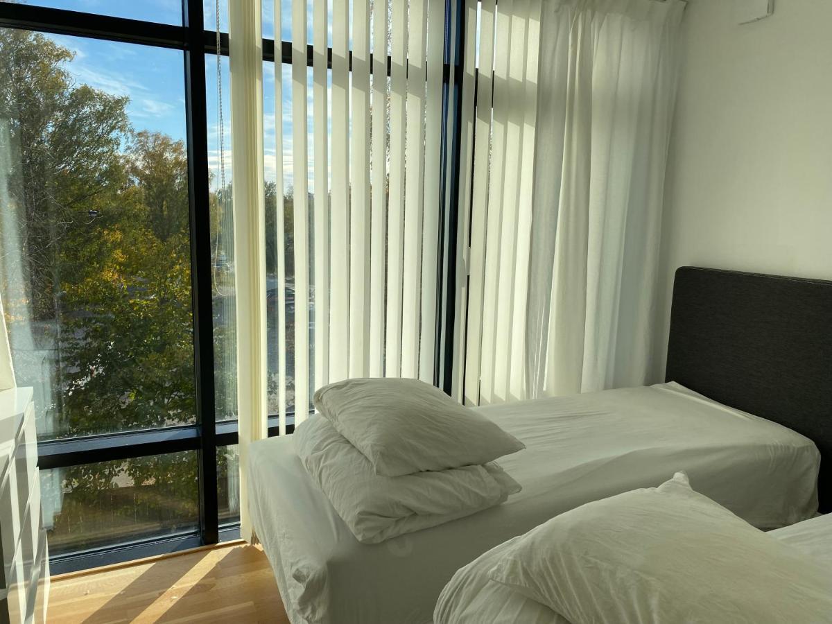 Exclusive 2 Level Etage Next To Arlanda-City Metro Стокгольм Екстер'єр фото